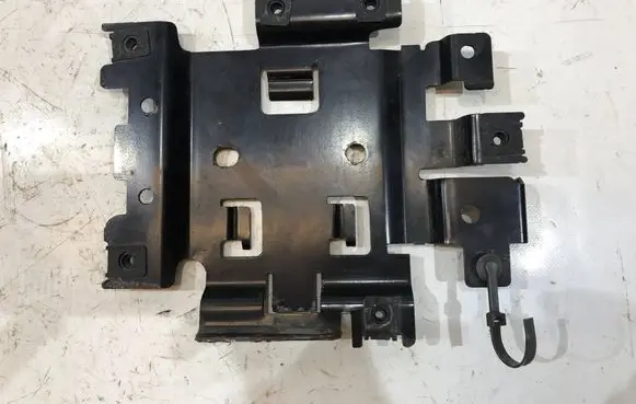 Jeep Grand Cherokee Battery bracket 
