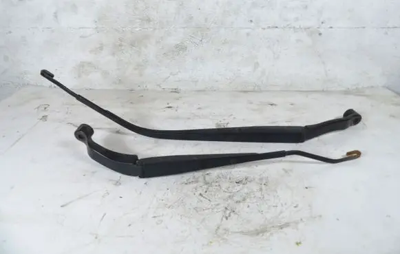 Mazda 2 Front wiper blade arm