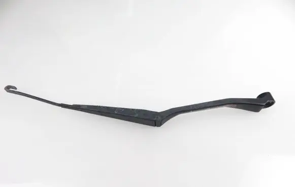 Toyota RAV 4 (XA20) Front wiper blade arm