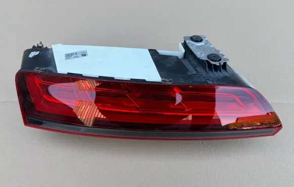 Audi R8 4S Rear/tail lights 4S0945095