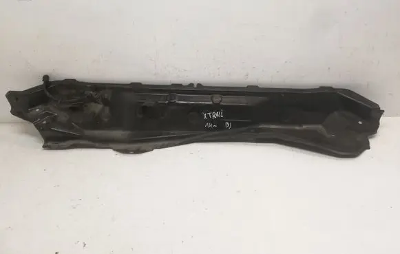 Nissan X-Trail T32 Heat shield in engine bay 
