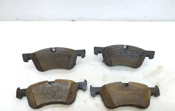 Renault Captur II Brake pads (front) 410616RN0A 11810527702