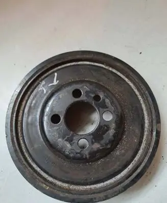 Volkswagen Golf V Crankshaft pulley 03G105243