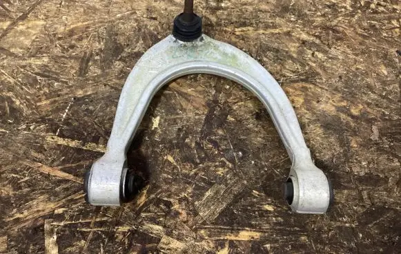 Lexus RC Front upper control arm/wishbone 
