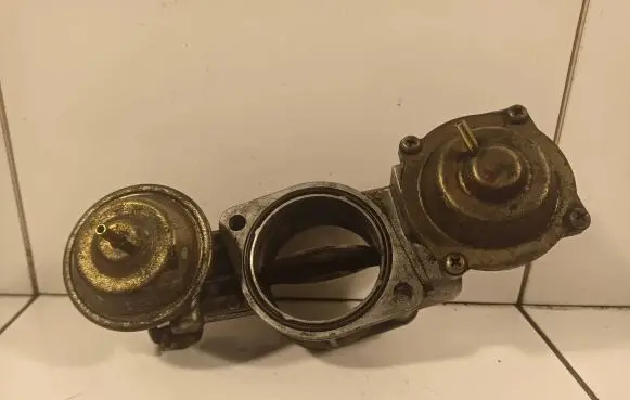Mitsubishi Pajero Throttle valve
