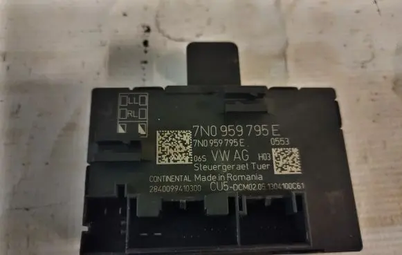Skoda Yeti (5L) Door control unit/module 7N0959795E