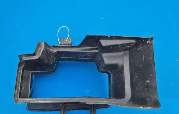 BMW M2 G87 Intercooler air guide/duct channel 8086034