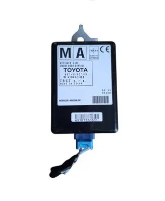 Toyota Auris E180 Door control unit/module 8974002100