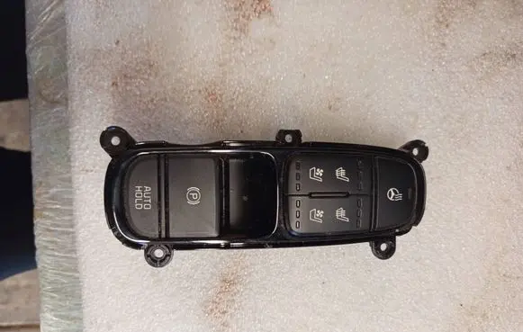KIA Niro Seat heating switch 93310G5BHO 201906140027