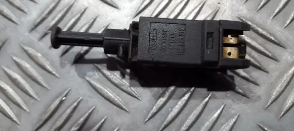 Volkswagen PASSAT B3 Brake pedal sensor switch 191945515 mro191945515