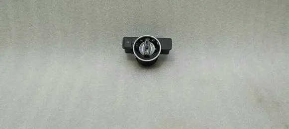 Mercedes-Benz C W204 Light switch A2129050551
