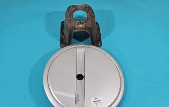 Suzuki Grand Vitara I Spare wheel mounting bracket 72820-65D IMPRK1380203