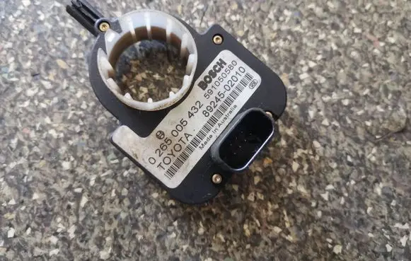 Toyota Avensis T250 Steering angle sensor 0265005432 8924502010