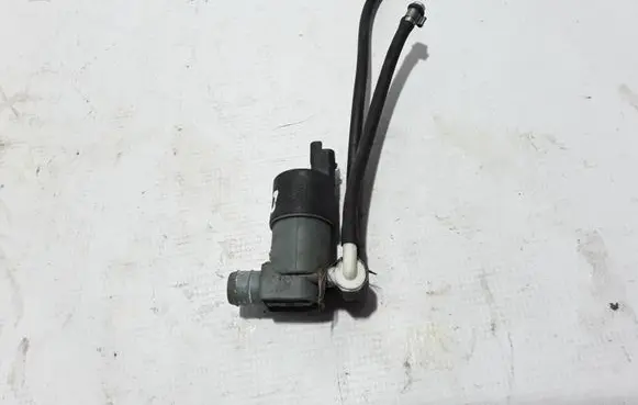 Dacia Duster Windscreen/windshield washer pump 9641553880