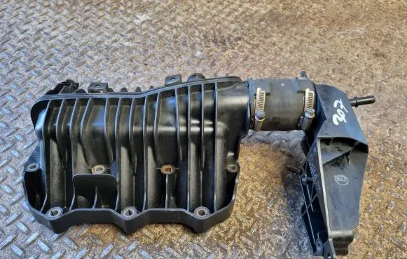 Ford Focus Intake manifold 1047092S01 1060231S01