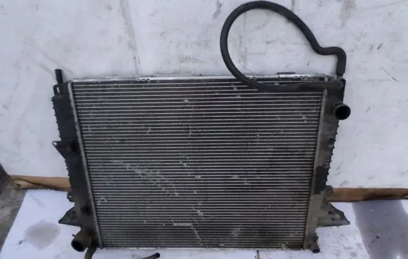 Land Rover Discovery 3 - LR3 Coolant radiator PCC500102