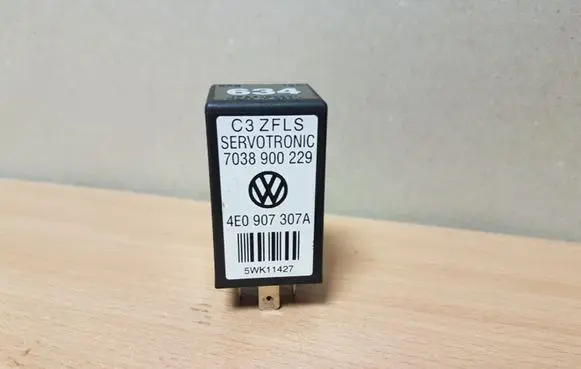 Volkswagen Phaeton Other relay 4E0907307A 7038900229