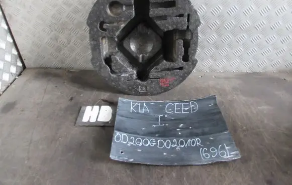 KIA Ceed Lift Jack 1H000
