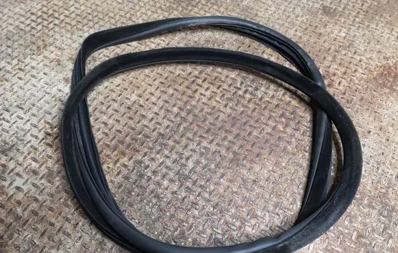 Land Rover Range Rover Evoque L538 Front door rubber seal BJ3220708A
