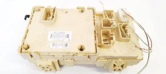 Toyota Avensis T250 Fuse box set 8264105030A