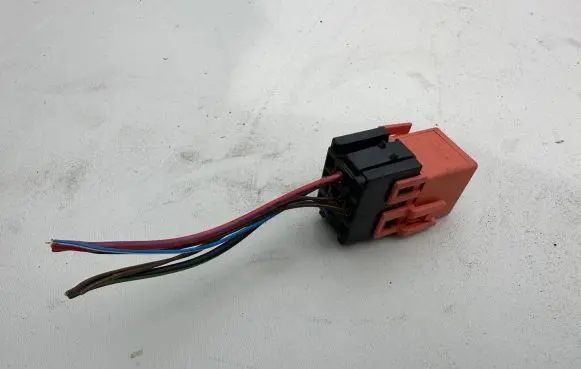 BMW 5 E60 E61 Other relay 1742690 1263 V23134E52X344