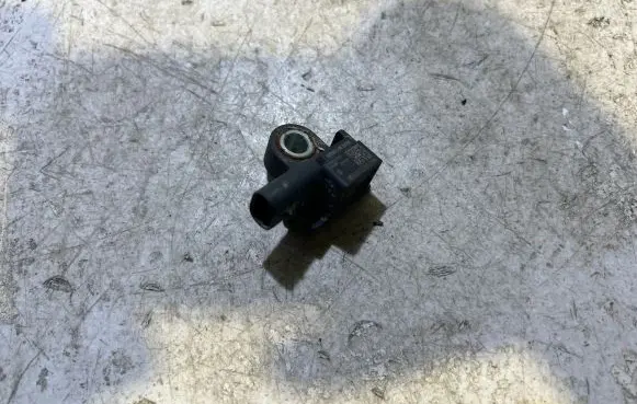 Jeep Grand Wagoneer Airbag deployment crash/impact sensor 68370840AA 136179