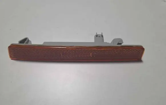 Dodge Challenger Front reflector 68195788AB