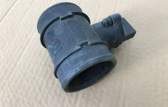 Skoda Fabia Mk2 (5J) Mass air flow meter 0281002355