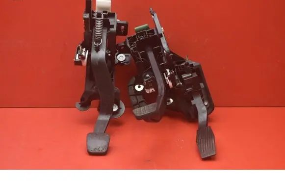 Opel Insignia A Accelerator throttle pedal 84393092