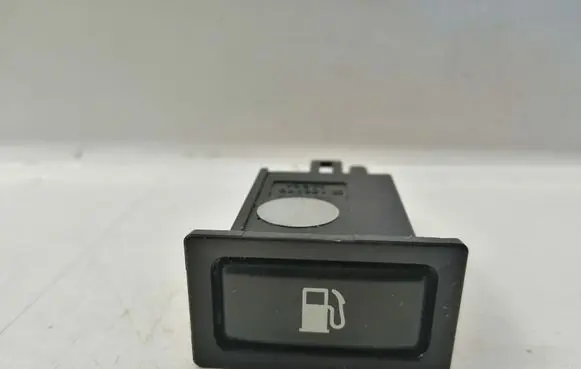 Toyota Avensis T250 Fuel tank opening switch 8484105010 156795