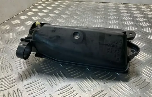Mercedes-Benz C W204 Vacuum air tank A6510700568
