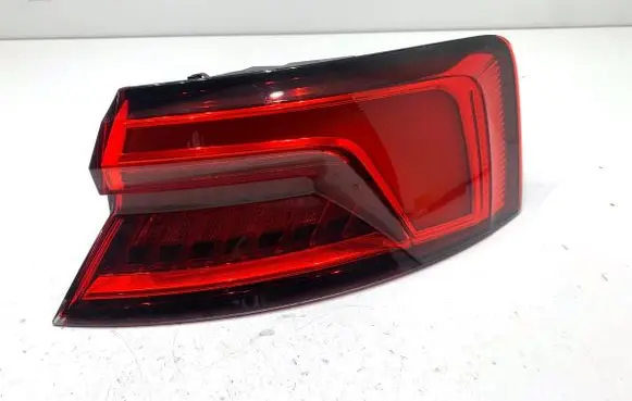 Audi A5 Rear/tail lights 8W6945092C