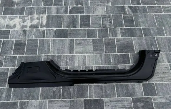 Volvo XC40 (B) Pillar trim (exterior) 