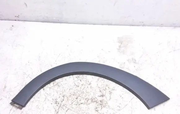 Fender trim (molding)