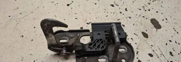 Volkswagen PASSAT B6 Engine bonnet/hood lock/latch loop/hook 