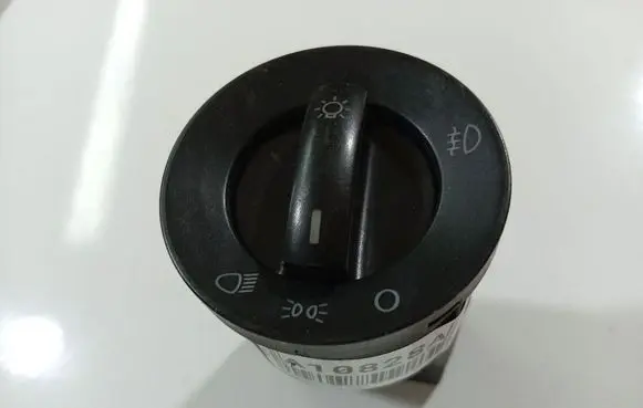 Volkswagen Polo IV 9N3 Light switch 6q0941531B