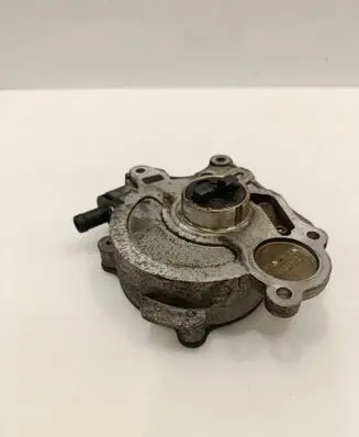 Volkswagen Caddy Vacuum pump 03L100D 071210 235605