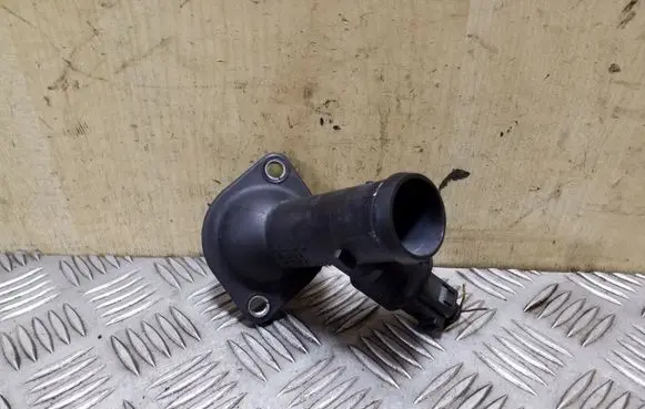 Volkswagen Touran I Engine coolant pipe/hose 03L121121A