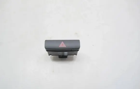 Volkswagen PASSAT B7 Hazard light switch 3AA953509 10S15812
