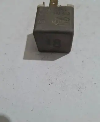 Opel Zafira B Other relay CT3T18X40A 4RA00351058