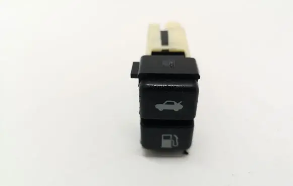 Lexus IS 220D-250-350 Fuel tank opening switch 