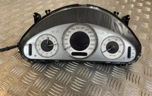 Mercedes-Benz E W211 Speedometer (instrument cluster) A2115403547 023538 11008028317