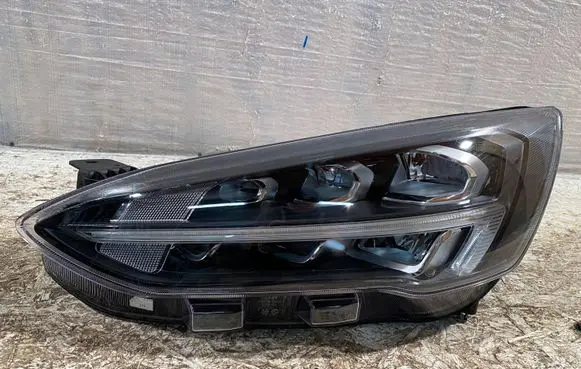 Ford Focus Headlight/headlamp