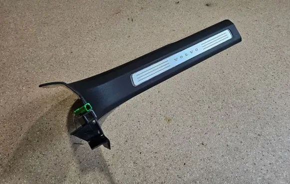 Volvo XC90 Front sill trim cover 31363642