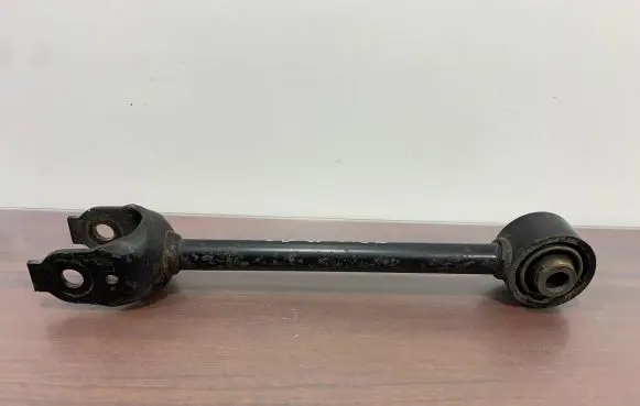 Toyota RAV 4 (XA50) Rear control arm