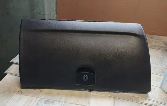 Peugeot 407 Glove box