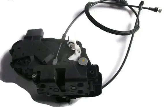 Volvo C30 Front door lock 30753664