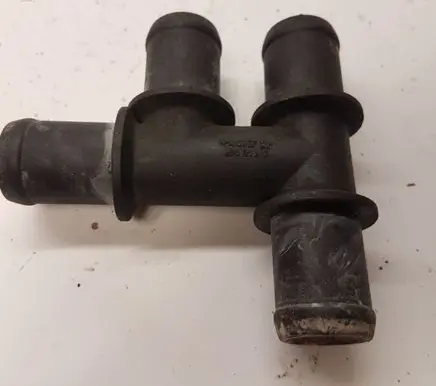 Audi A8 S8 D3 4E Engine coolant pipe/hose 2D0121243