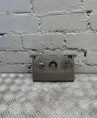 Toyota Corolla Verso E121 Climate control/heater control trim 554200f010