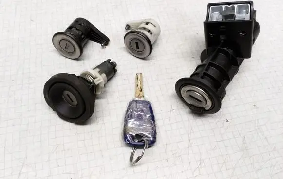 Fiat Punto (188) Engine ECU kit and lock set 